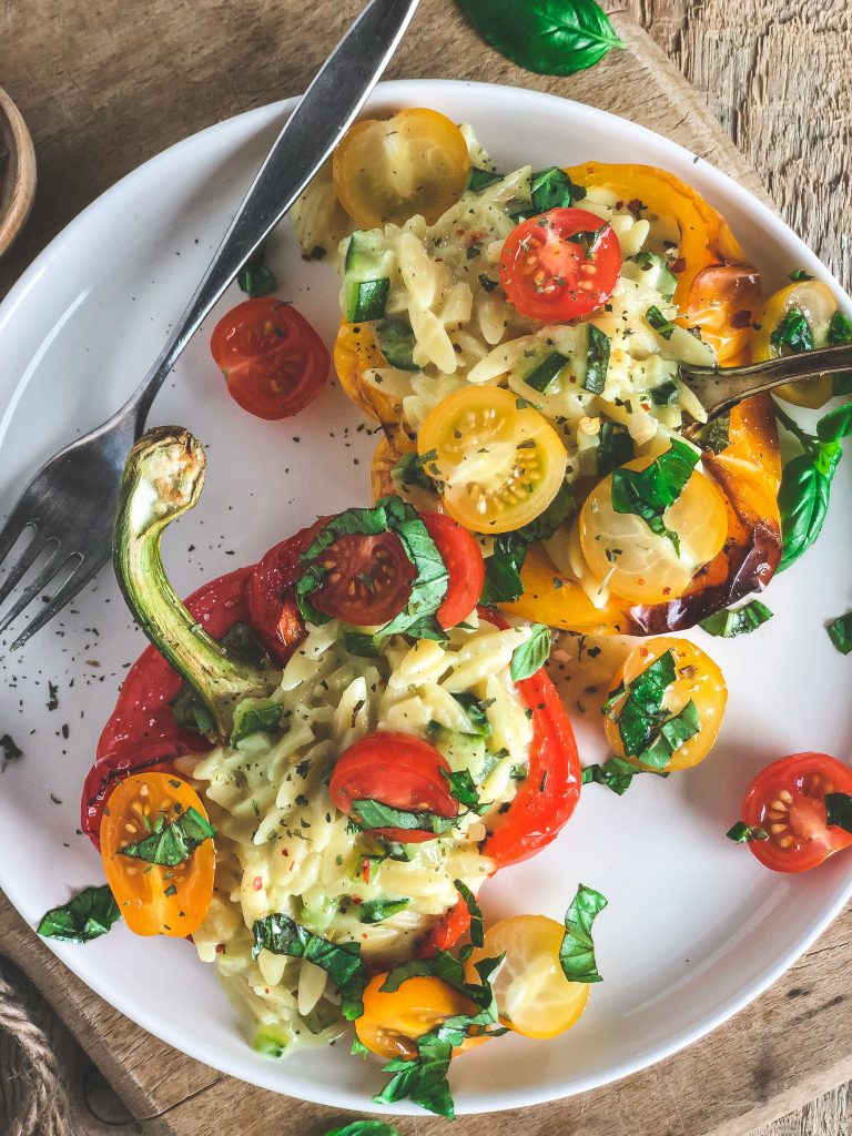 Salade d'orzo aux courgettes et tomates cerises