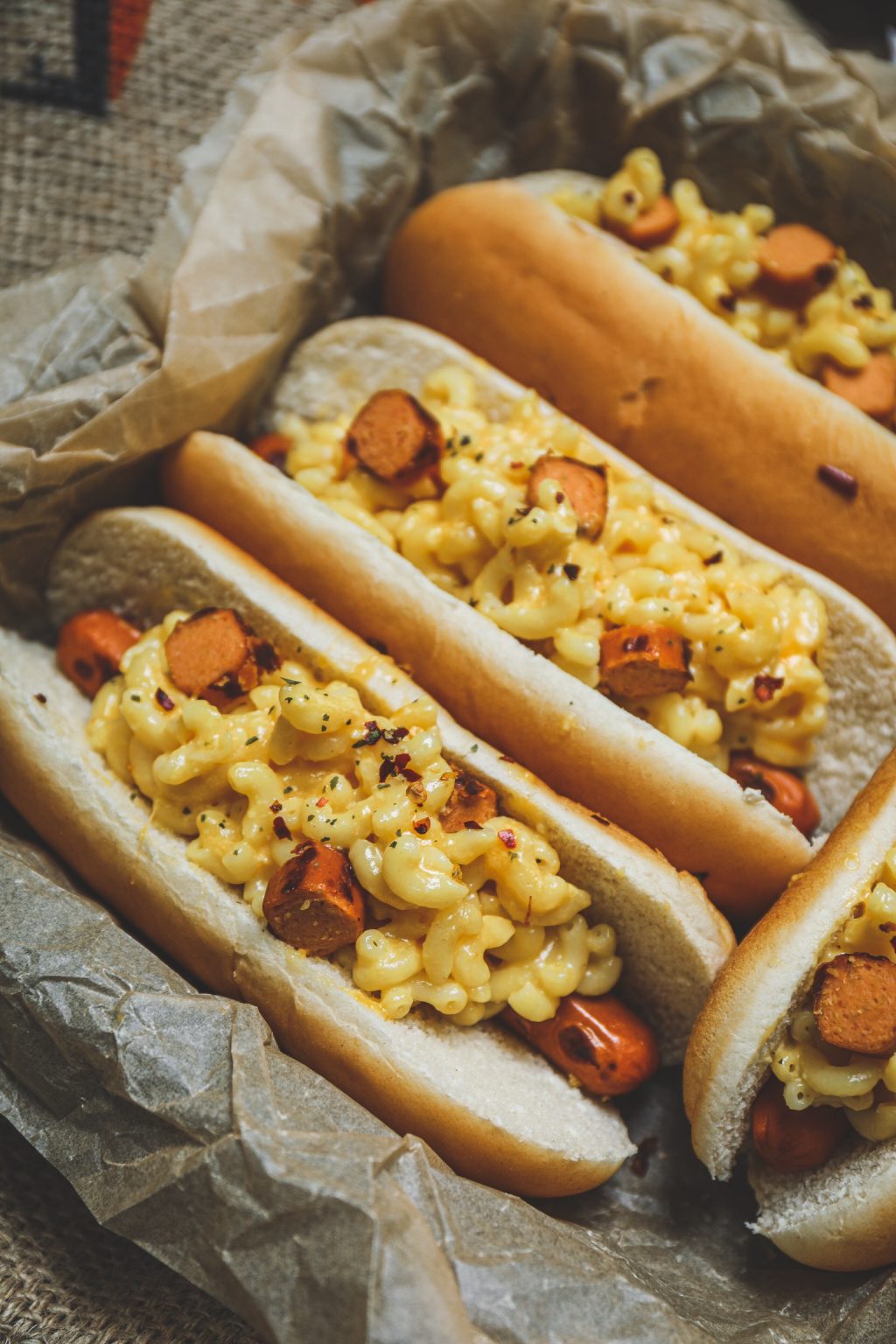 Hot Dog Mac and Cheese version veggie