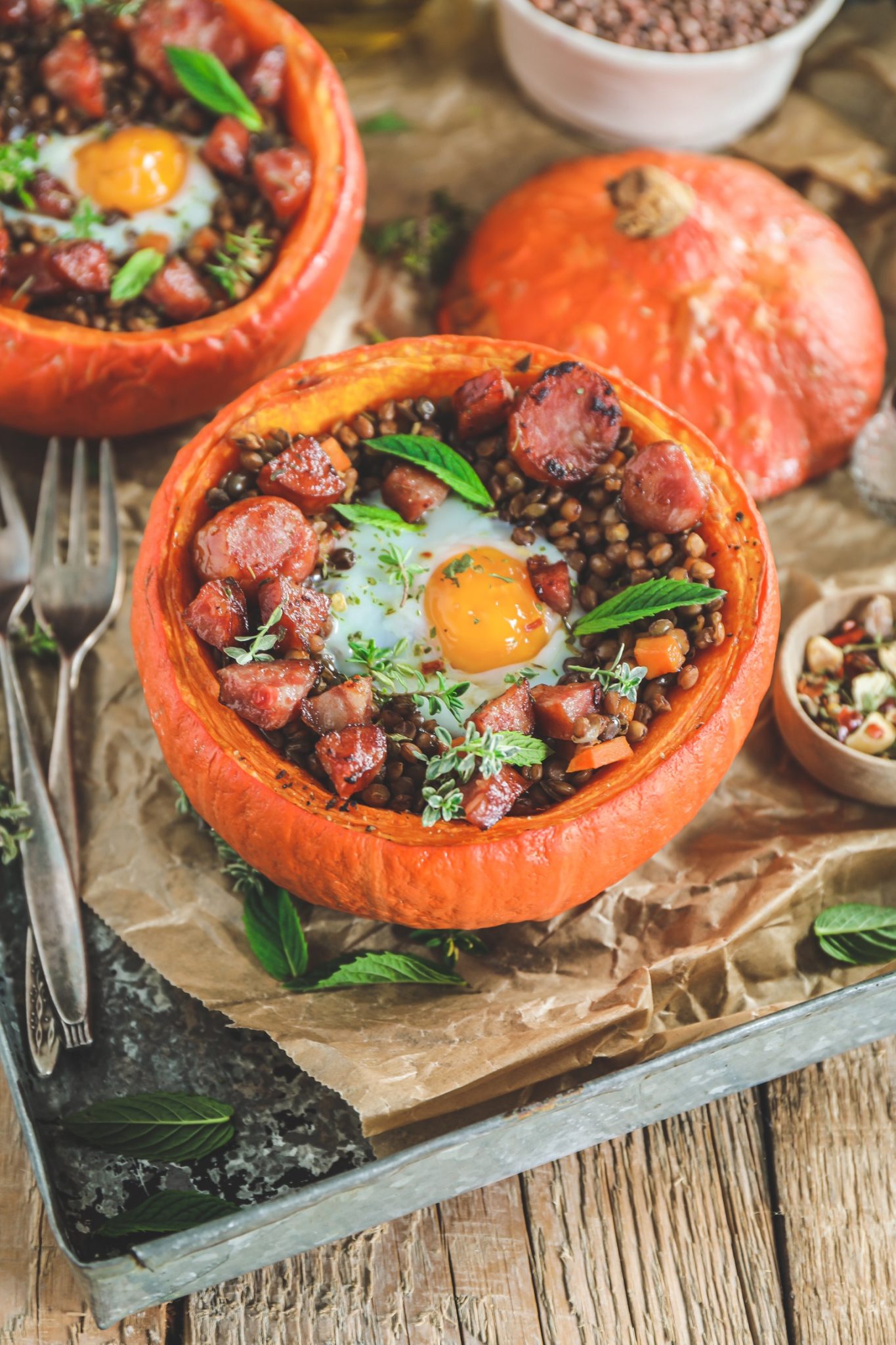 Potimarron farci aux lentilles et saucisse fumée